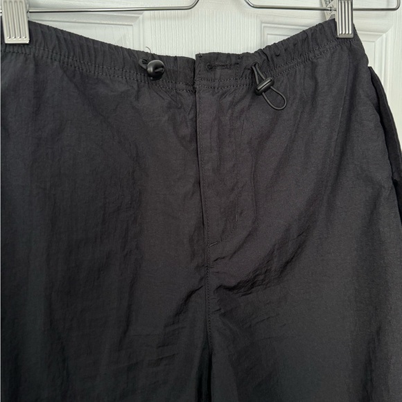 Aritzia TNA aviator cargo pants, size XS, colour:black - Picture 3 of 5